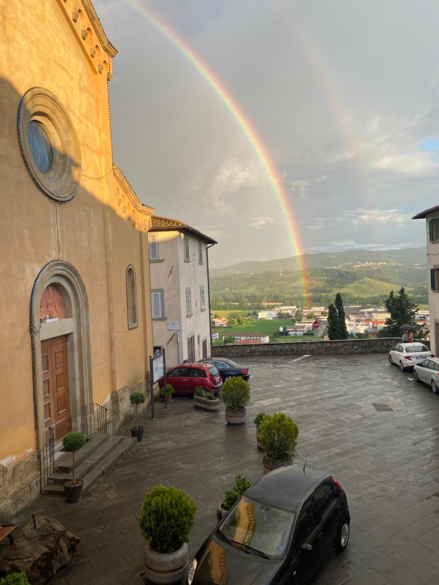 Il Podesta Laterina Luaran gambar